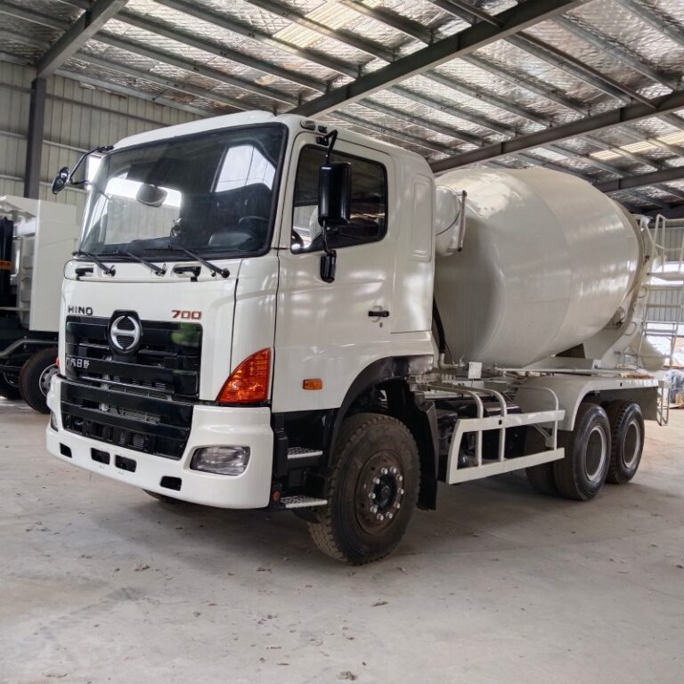 HINO 700 Concrete Mixer Truck1
