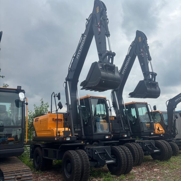 Hyundai 150HW Wheeled Excavato30
