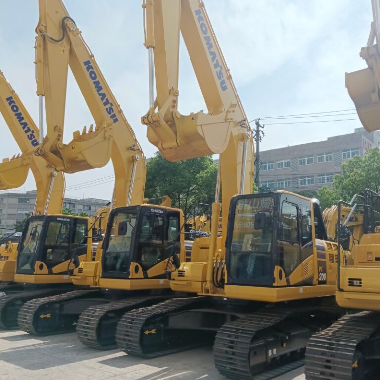 KOMATSU PC220 Excavators23