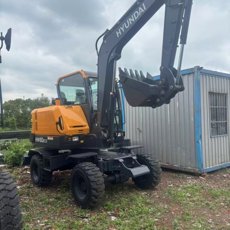 Small wheeled excavator13